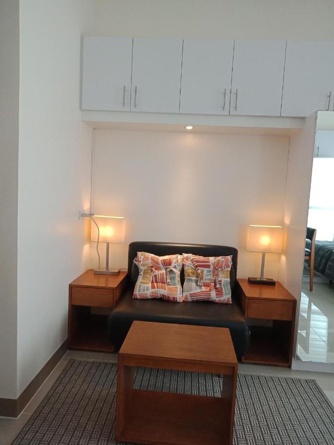 Mabolo Garden Flat A6 With Free Rooftop Pool Cebu Exterior photo