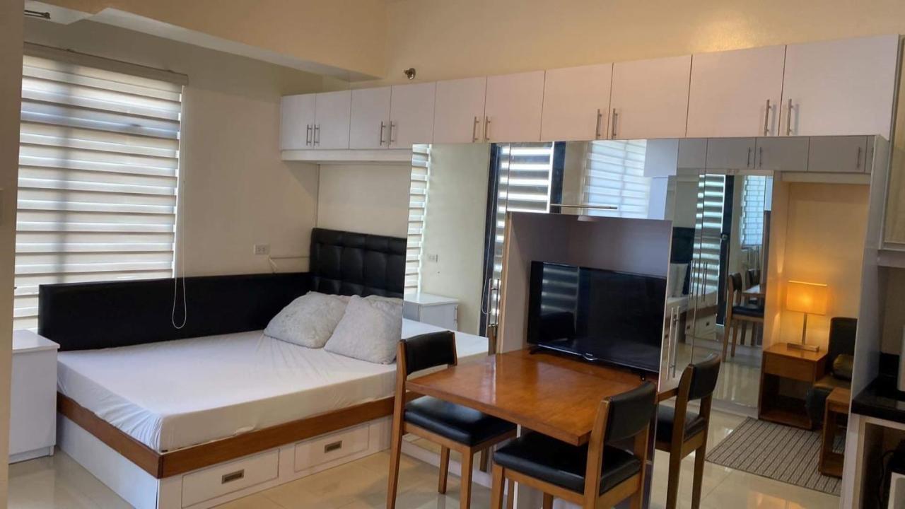Mabolo Garden Flat A6 With Free Rooftop Pool Cebu Exterior photo
