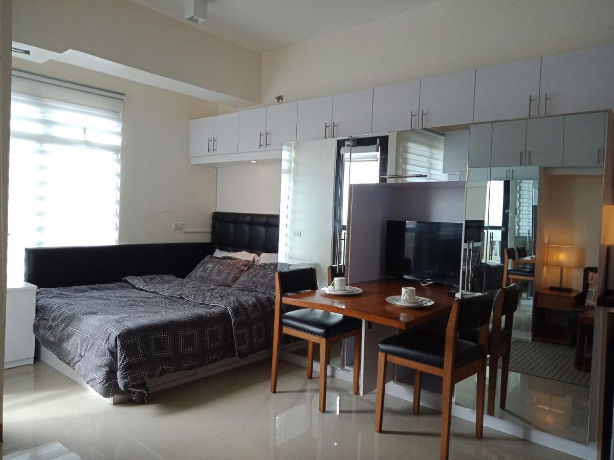 Mabolo Garden Flat A6 With Free Rooftop Pool Cebu Exterior photo