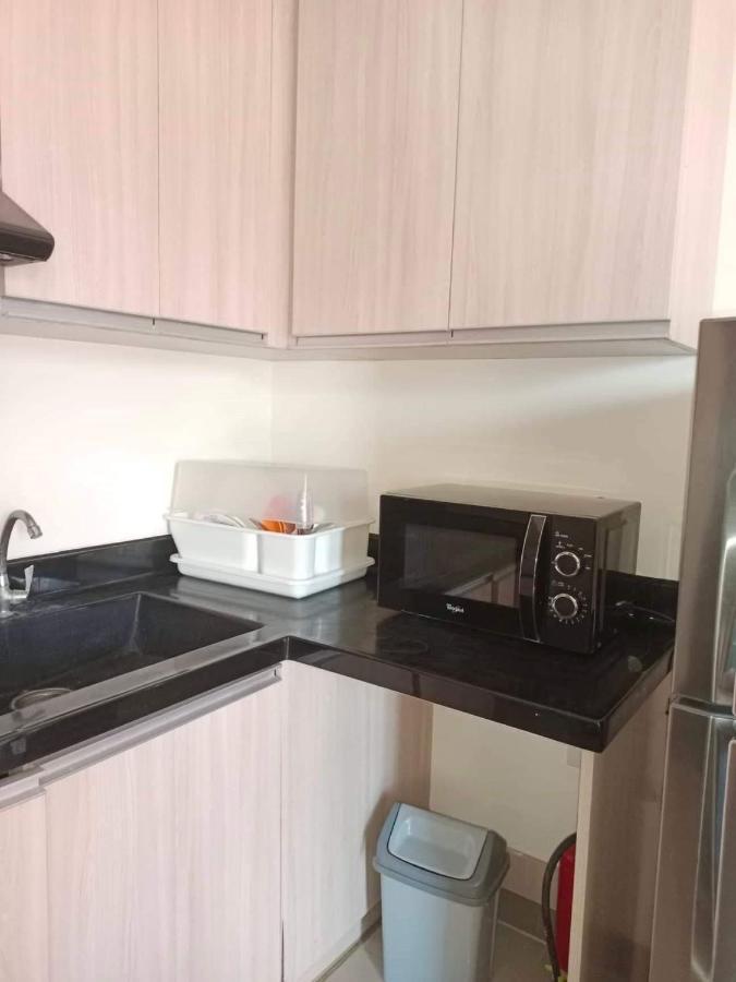 Mabolo Garden Flat A6 With Free Rooftop Pool Cebu Exterior photo