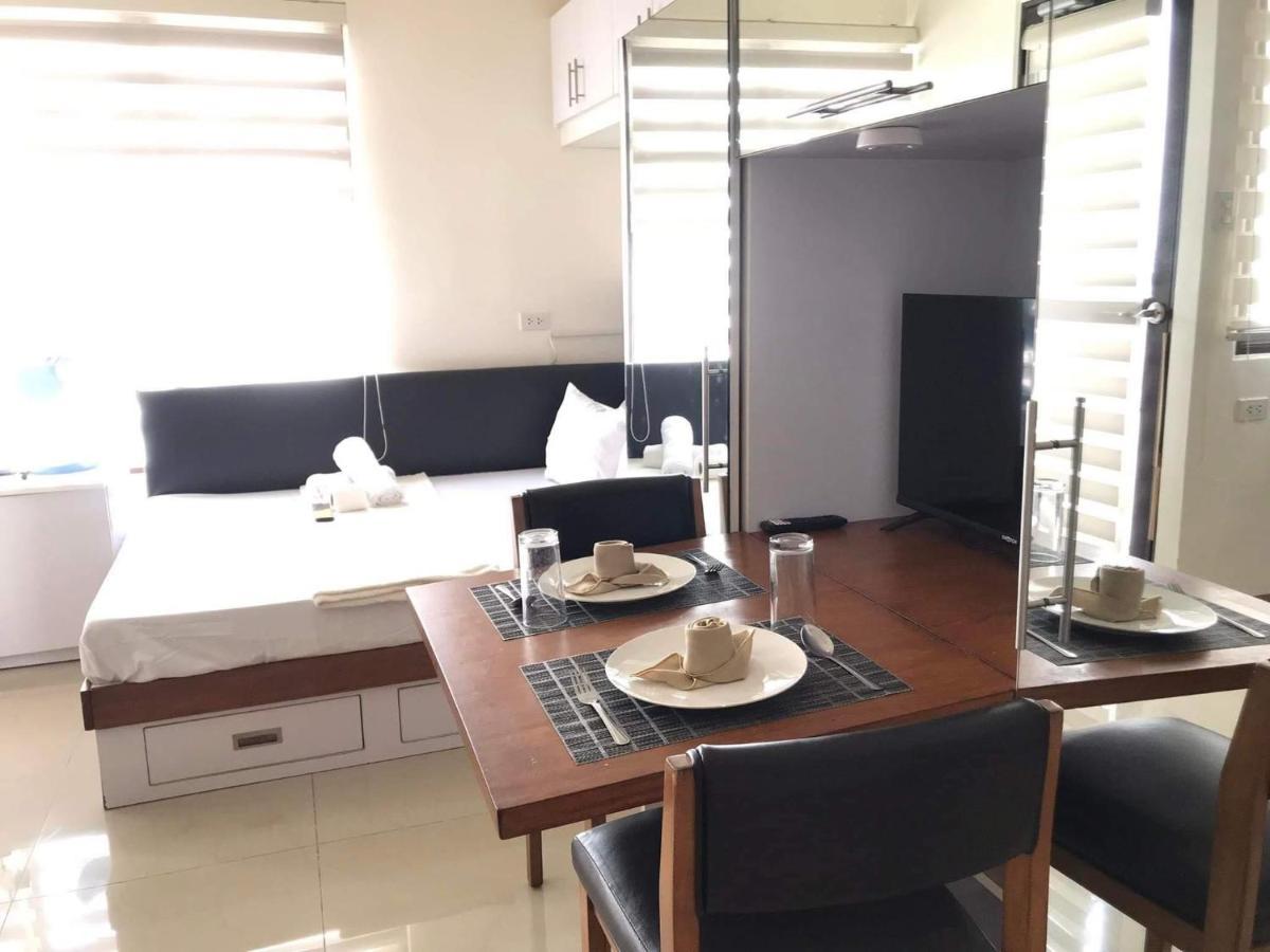 Mabolo Garden Flat A6 With Free Rooftop Pool Cebu Exterior photo