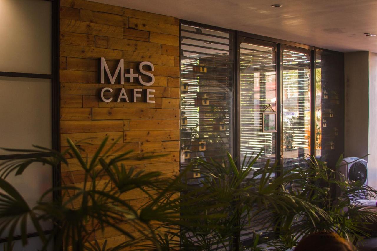 Mabolo Garden Flat A6 With Free Rooftop Pool Cebu Exterior photo